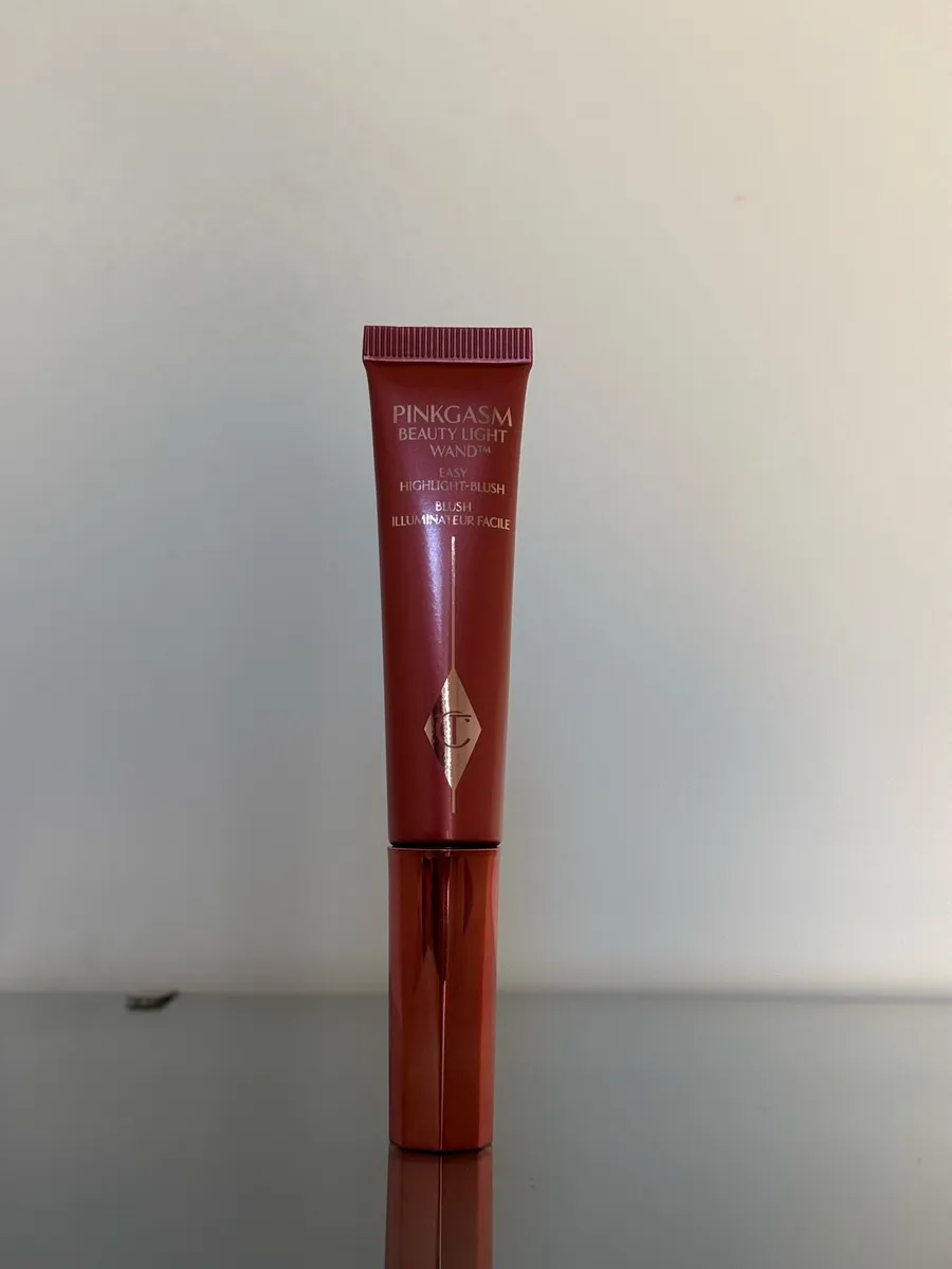 Charlotte Tilbury Beauty Light Wand Blush Pinkgasm - Image 1