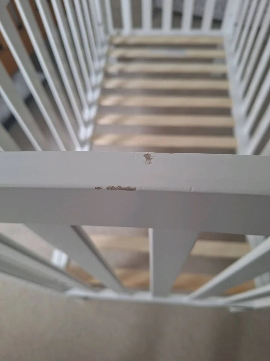 Baby cot - Image 3