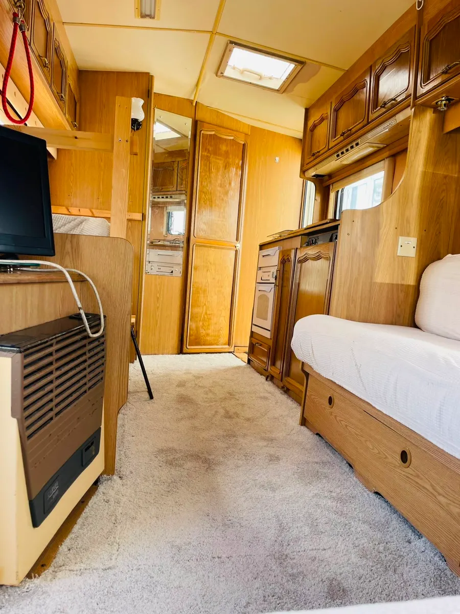 Caravan - Image 4