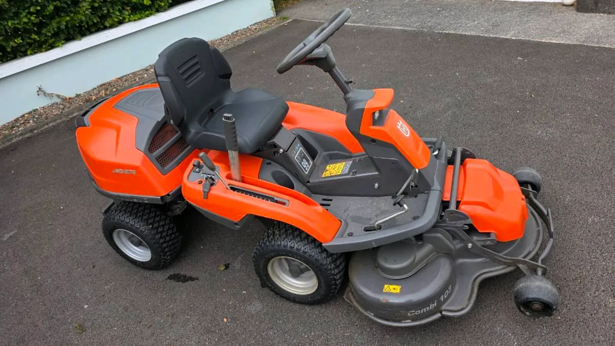 Husqvarna Rider R216T - AWD - Low Hours - Image 3