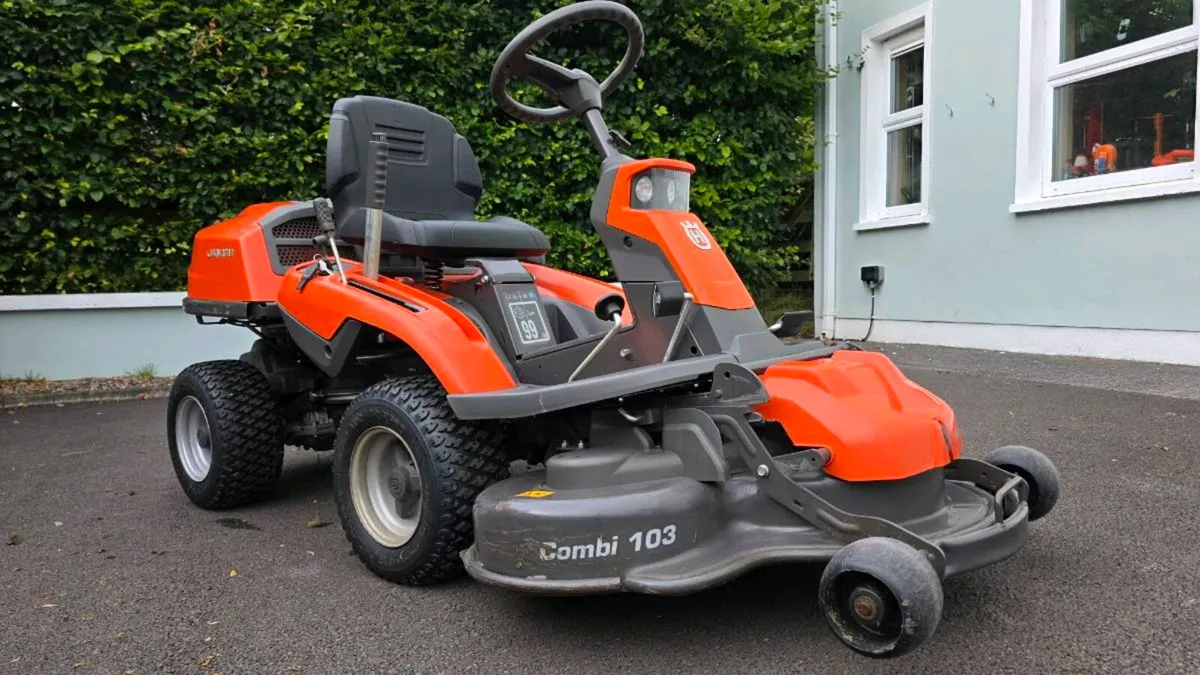 Husqvarna Rider R216T - AWD - Low Hours - Image 4