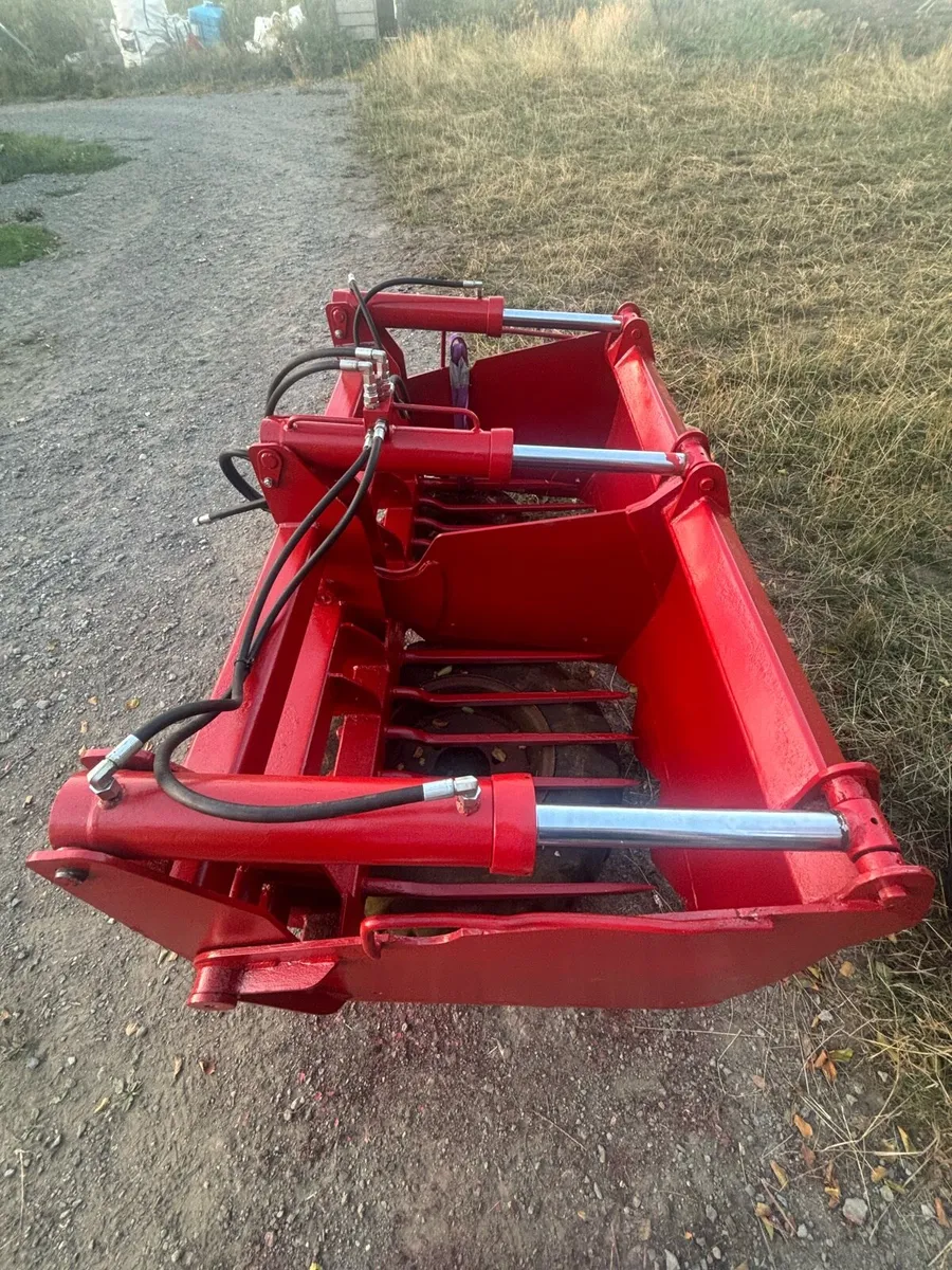 Mchale 2m shear grab & silage pusher - Image 2