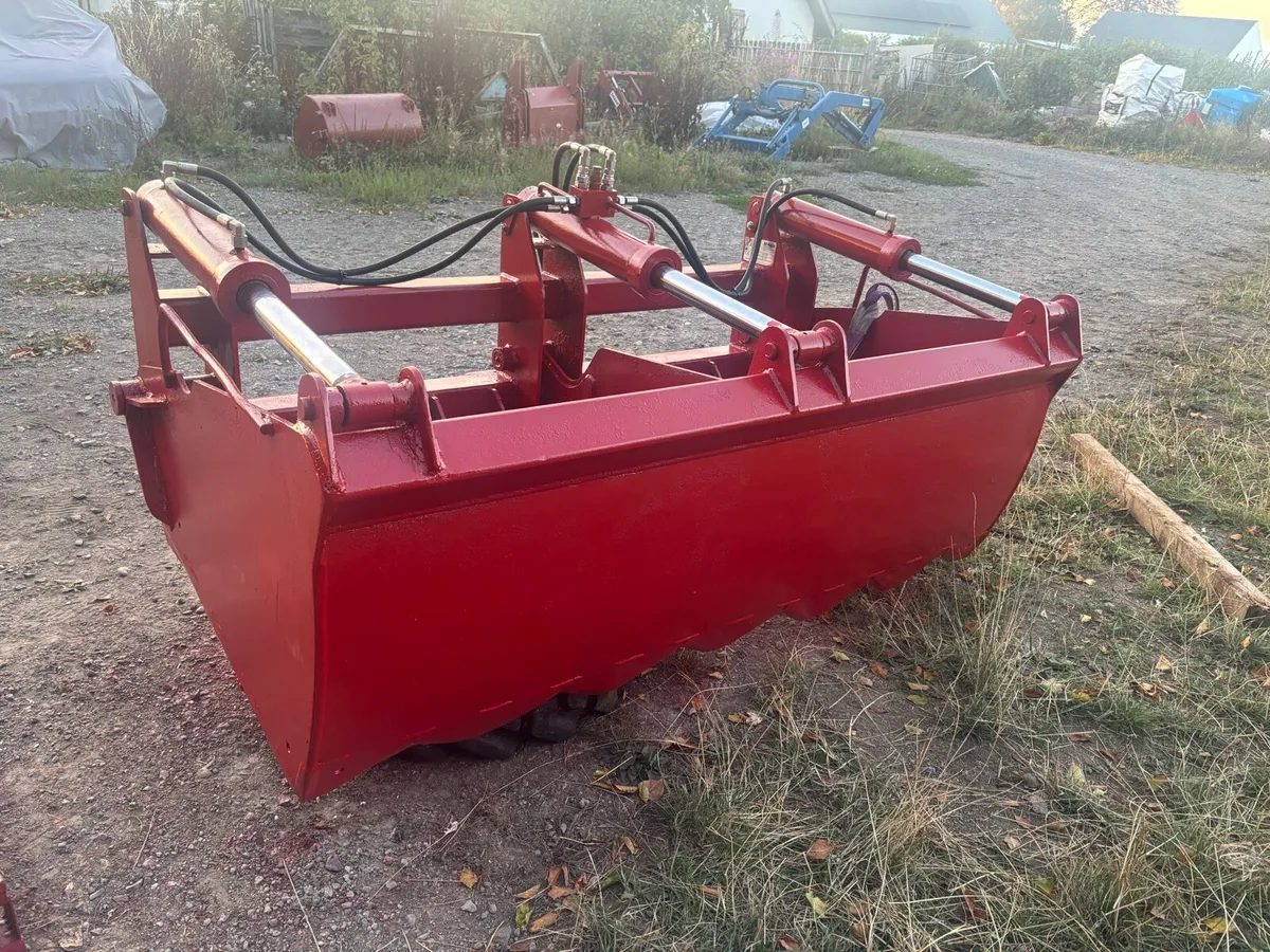 Mchale 2m shear grab & silage pusher - Image 1