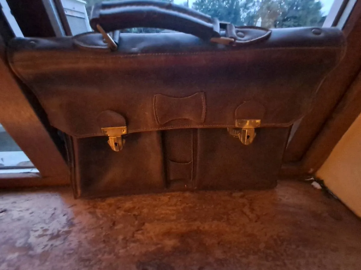 Old 1960 leather bag - Image 1