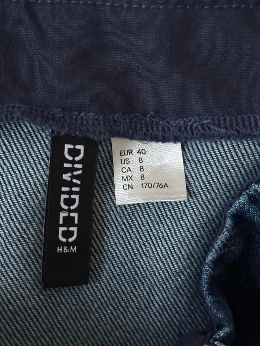 H&M Dark Denim Blue Pleated Mini Skirt - Image 4