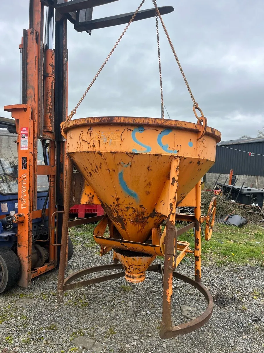 750Lt Concrete Cone Skip - Image 2