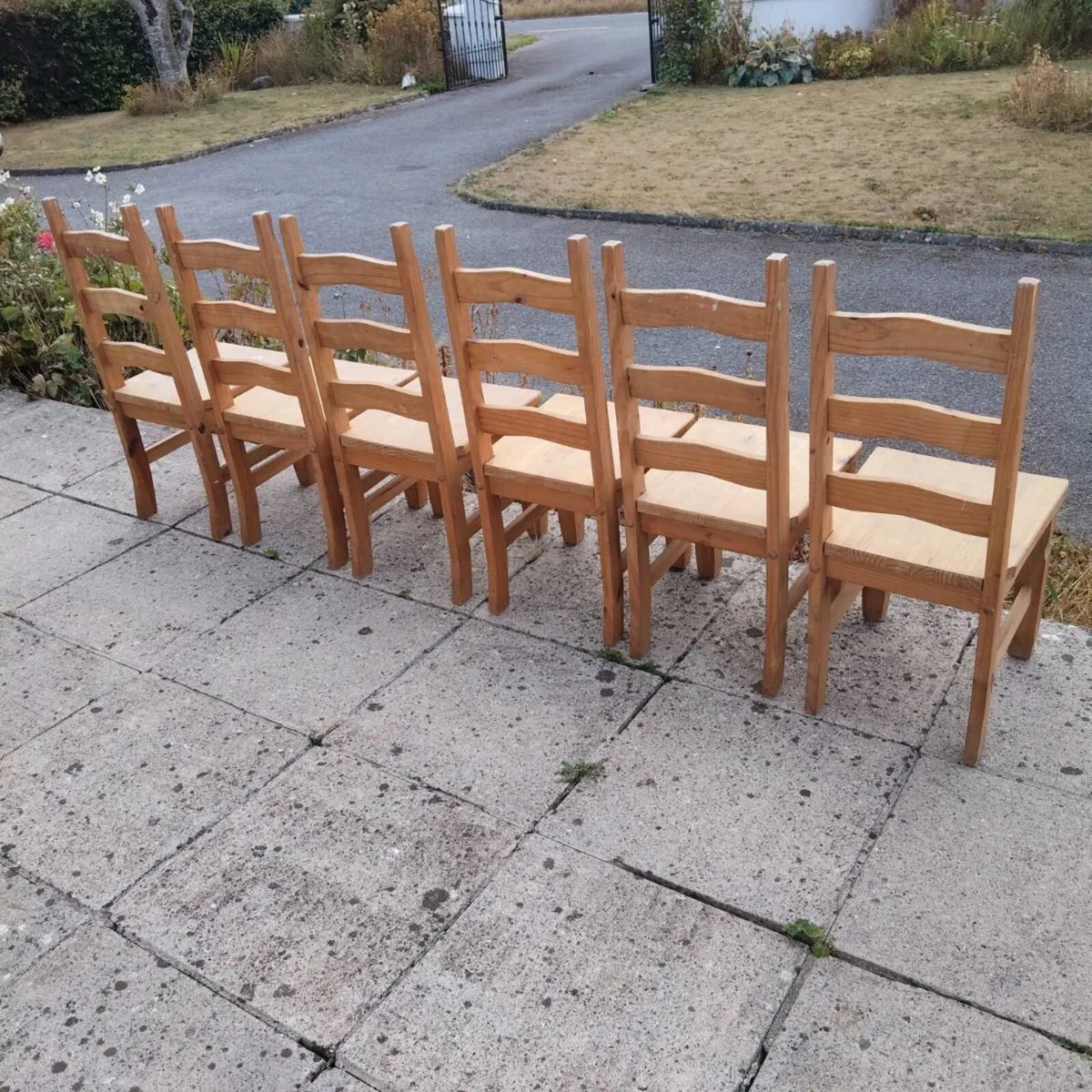 Mexican Pine table and 6 chairs. - Image 3
