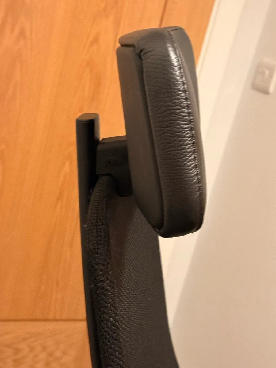 Ergonomic office chair - Image 3