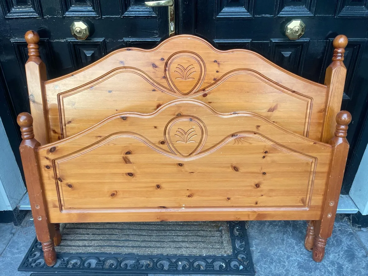 Very Solid 4Ft 6” Double Wooden Bed - Can Deliver - Image 2