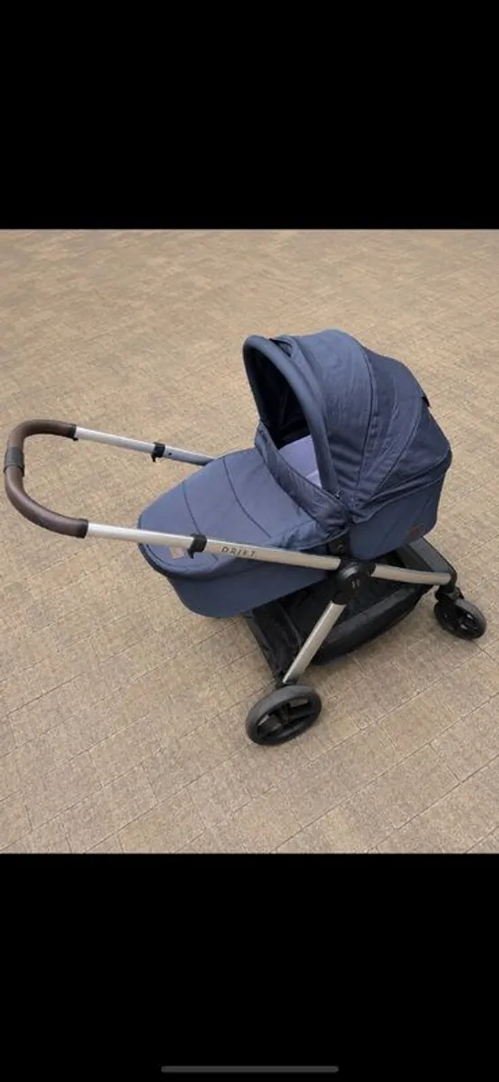 Baby Elegance Travel System with Car Seat & Isofix - Image 2