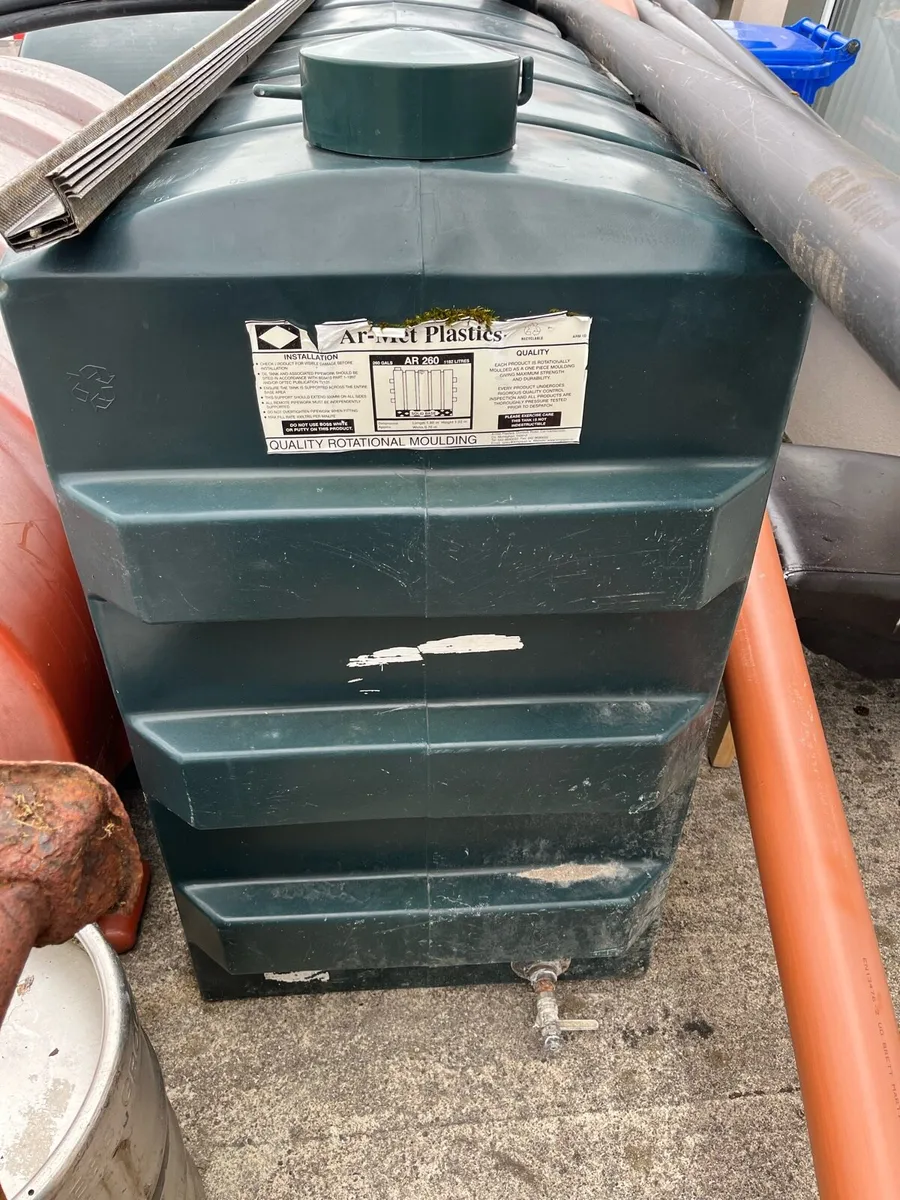 Oil tank - Image 1