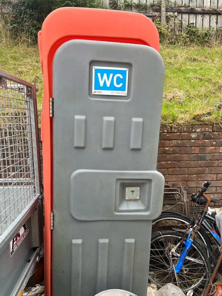 Site toilet - Image 1