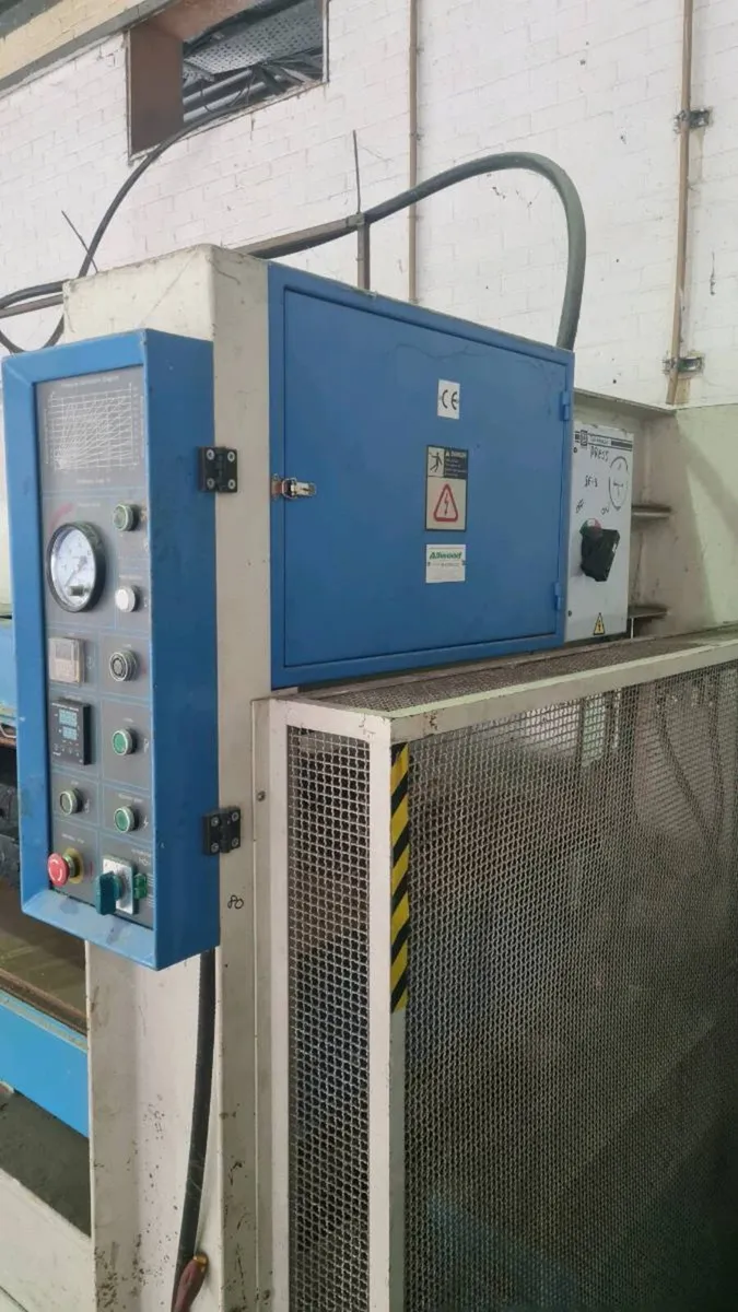 Interwood Veneer Hydraulic Press - Image 2