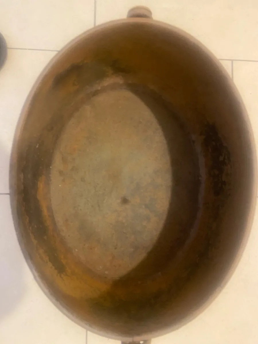 Old large  Cauldron - Image 4