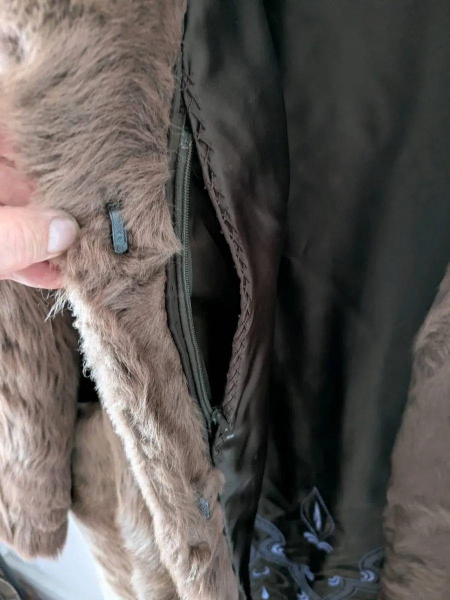Vintage Fur Coat Size M/L - Image 4