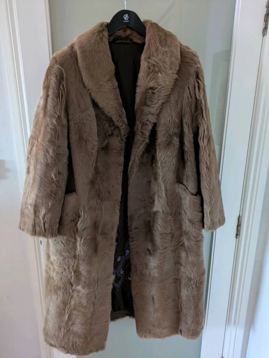 Vintage Fur Coat Size M/L - Image 1