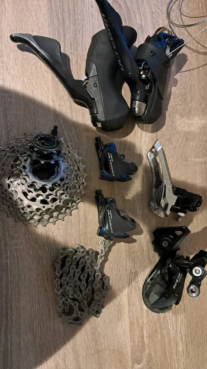 Ultegra/105 Disc Groupset - Image 1