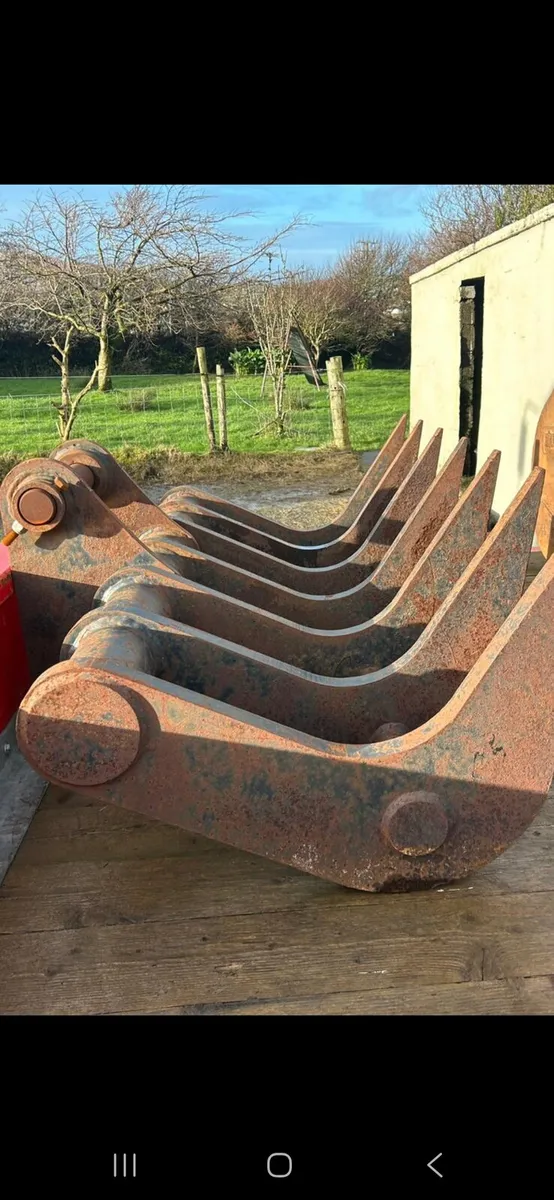 13 tonne Rake Bucket - Image 2