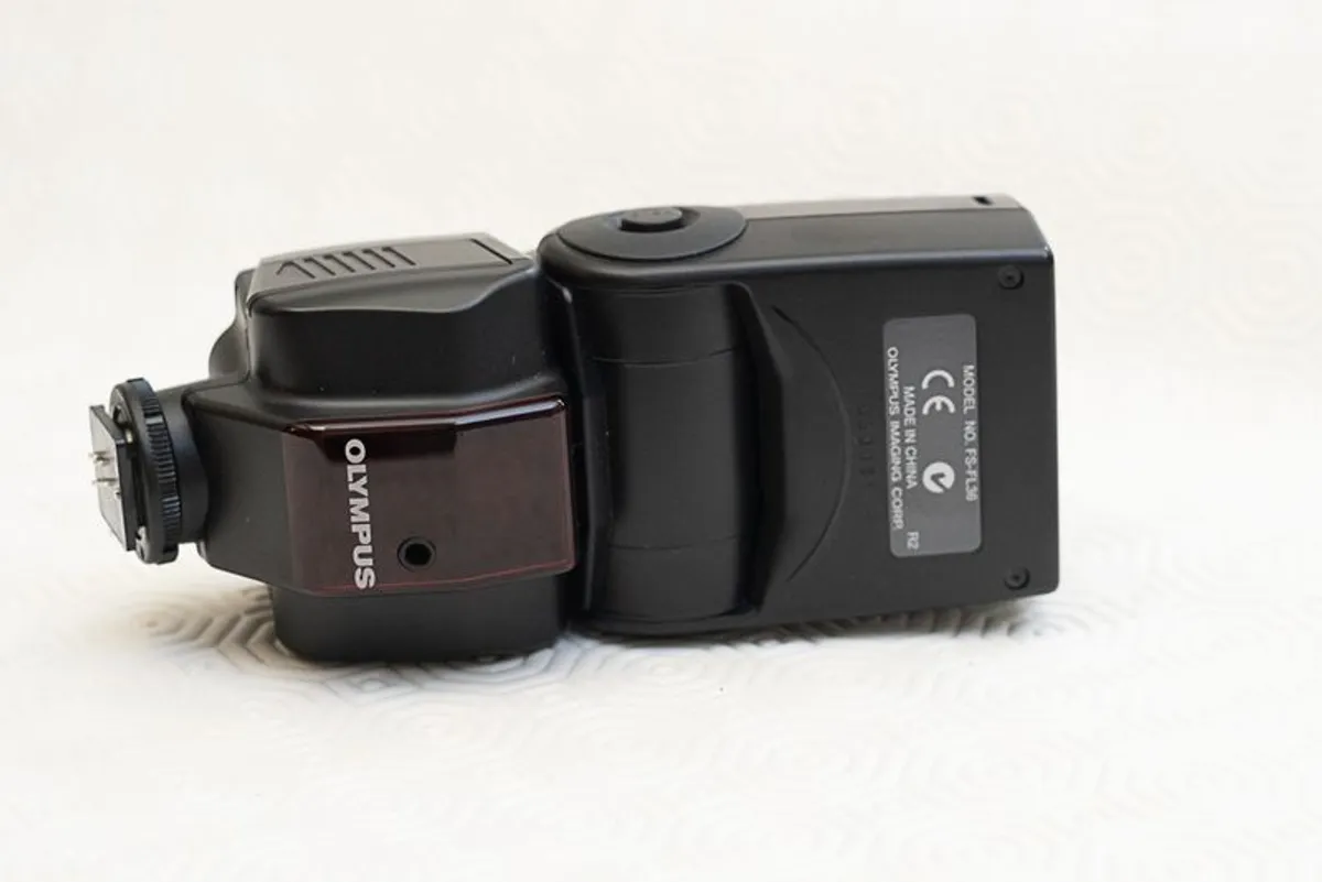 Olympus FL36 TTL Flash Mint Condition - Image 1