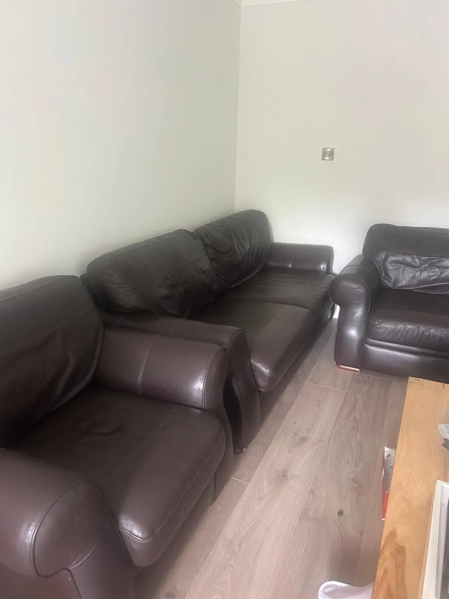 Leather Couch 2 seater and 2x 1 seater - Image 1