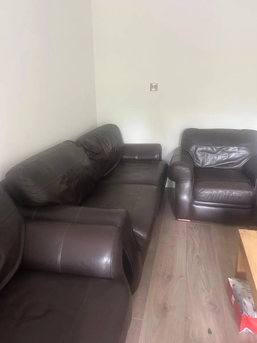 Leather Couch 2 seater and 2x 1 seater - Image 2