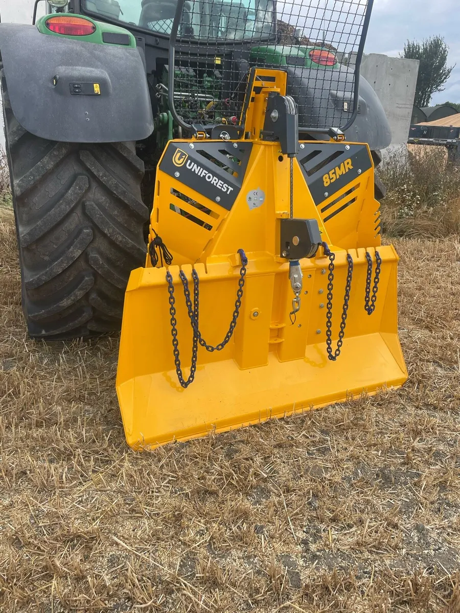 Tractor and winch - Image 1