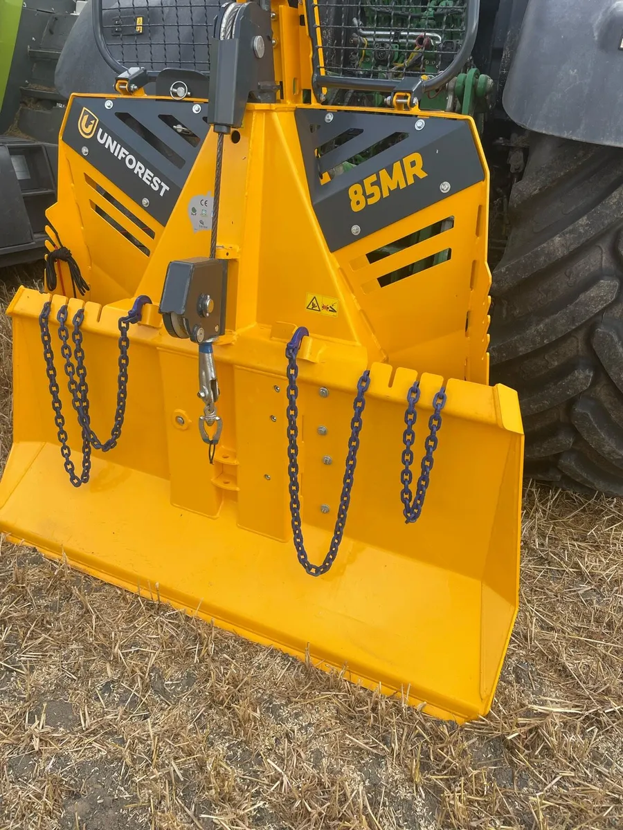 Tractor and winch - Image 2