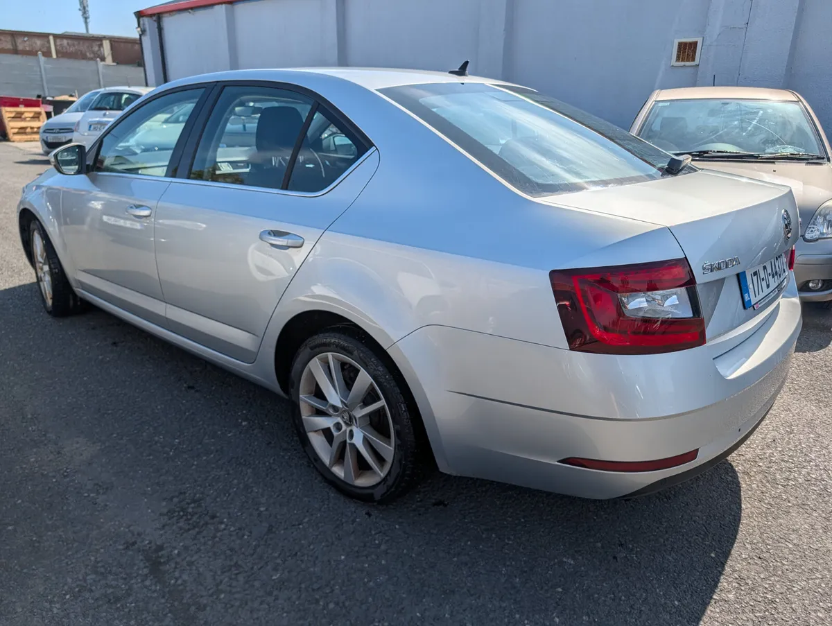 2017 Skoda Octavia Style 1.6 tdi - Image 2