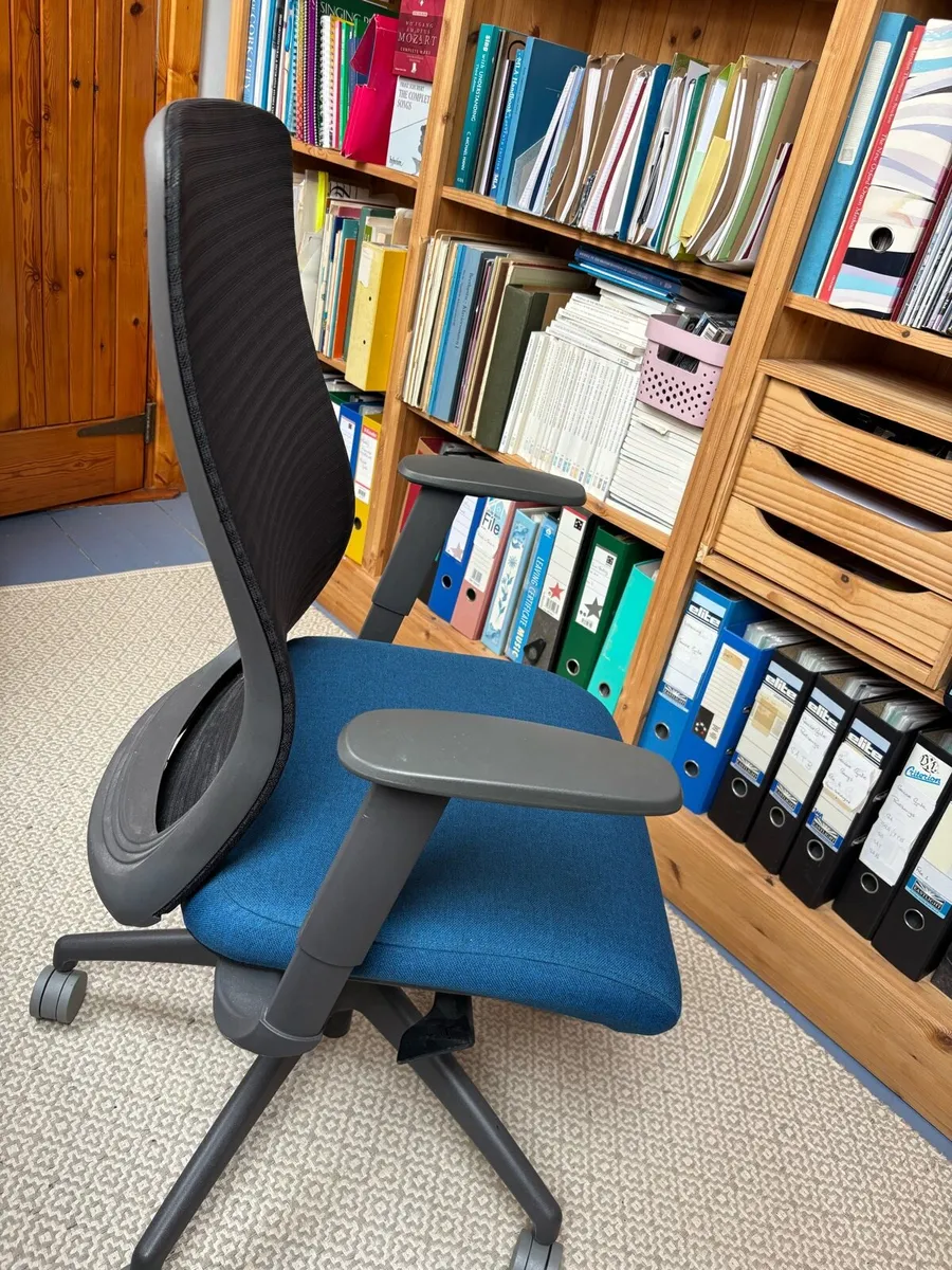 Office chair - Image 2