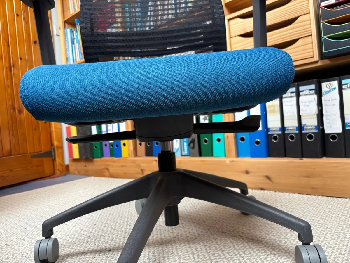 Office chair - Image 4