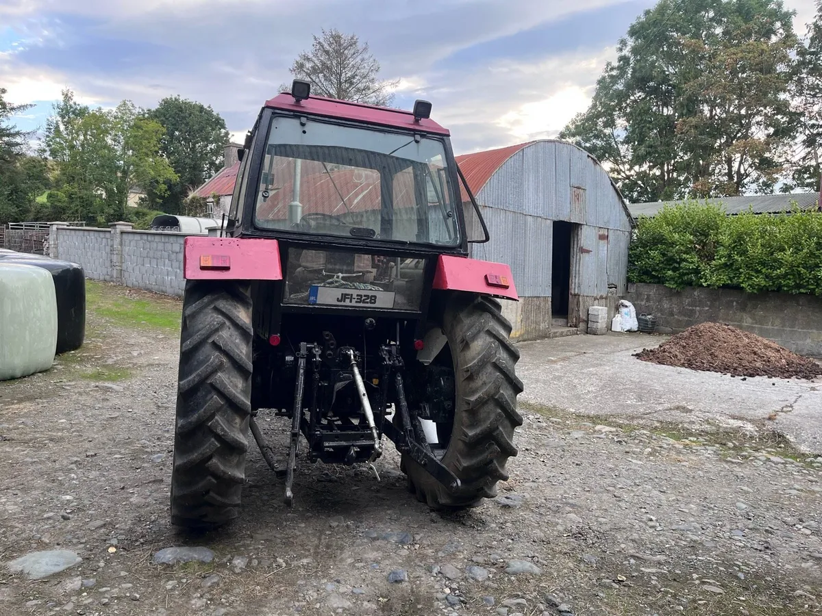 1985 Case 1394 Tractor. - Image 3