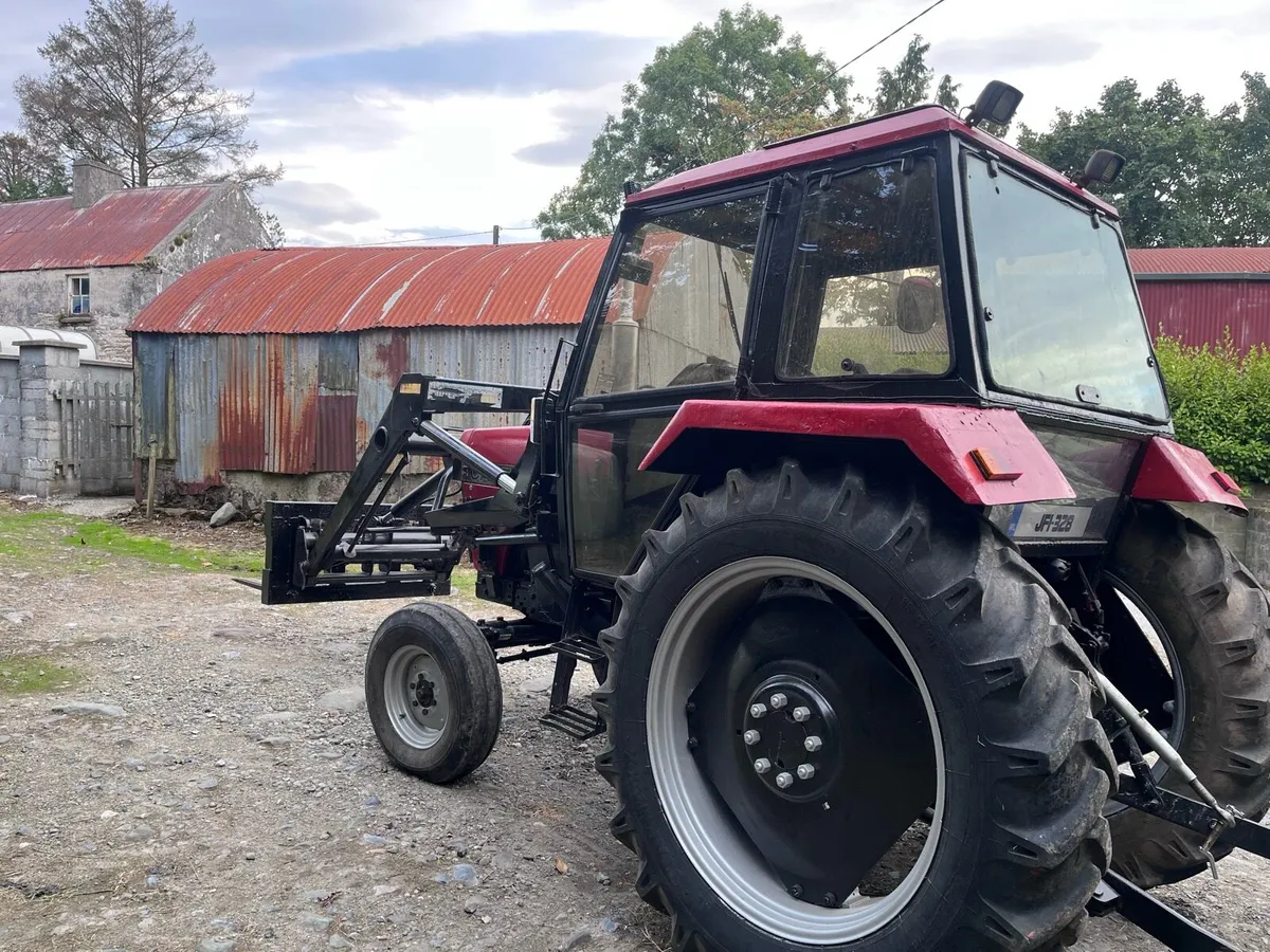1985 Case 1394 Tractor. - Image 4