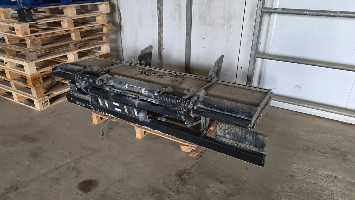 Truck Tail Lift - Image 2