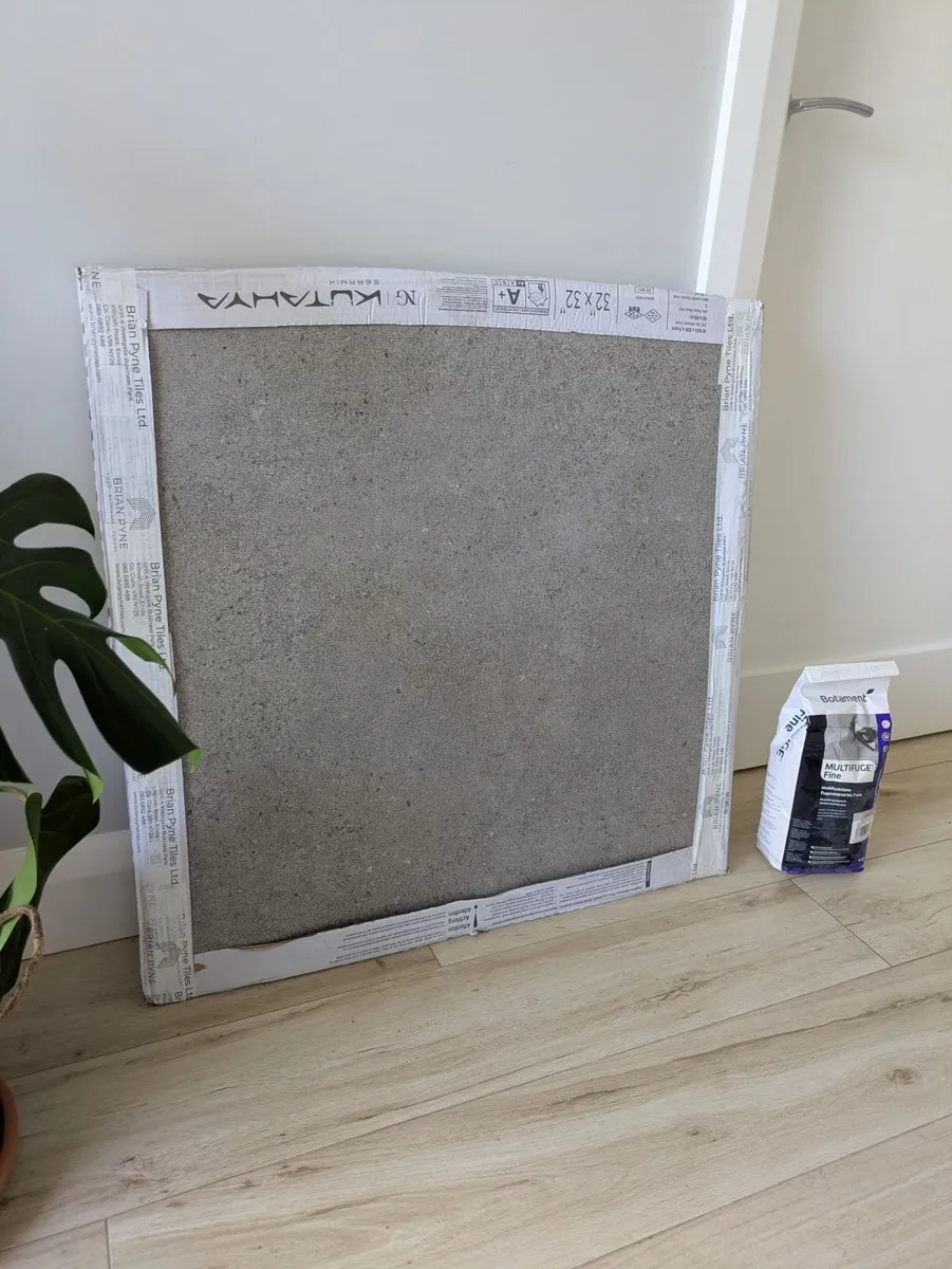 Grey porcelain floor tiles - 80 x 80 cm each - Image 1