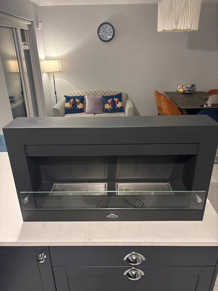 Henley wall-mounted bioethanol fireplace - black - Image 1