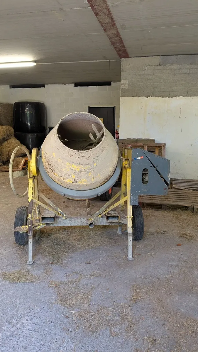 Concrete Mixer - Altrad P480 - Image 1