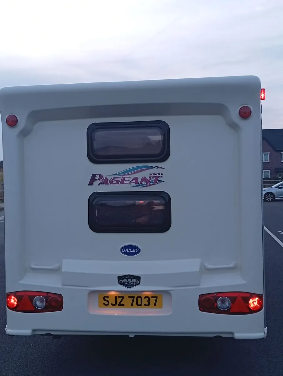 6/7 berth with full size awning - Image 2