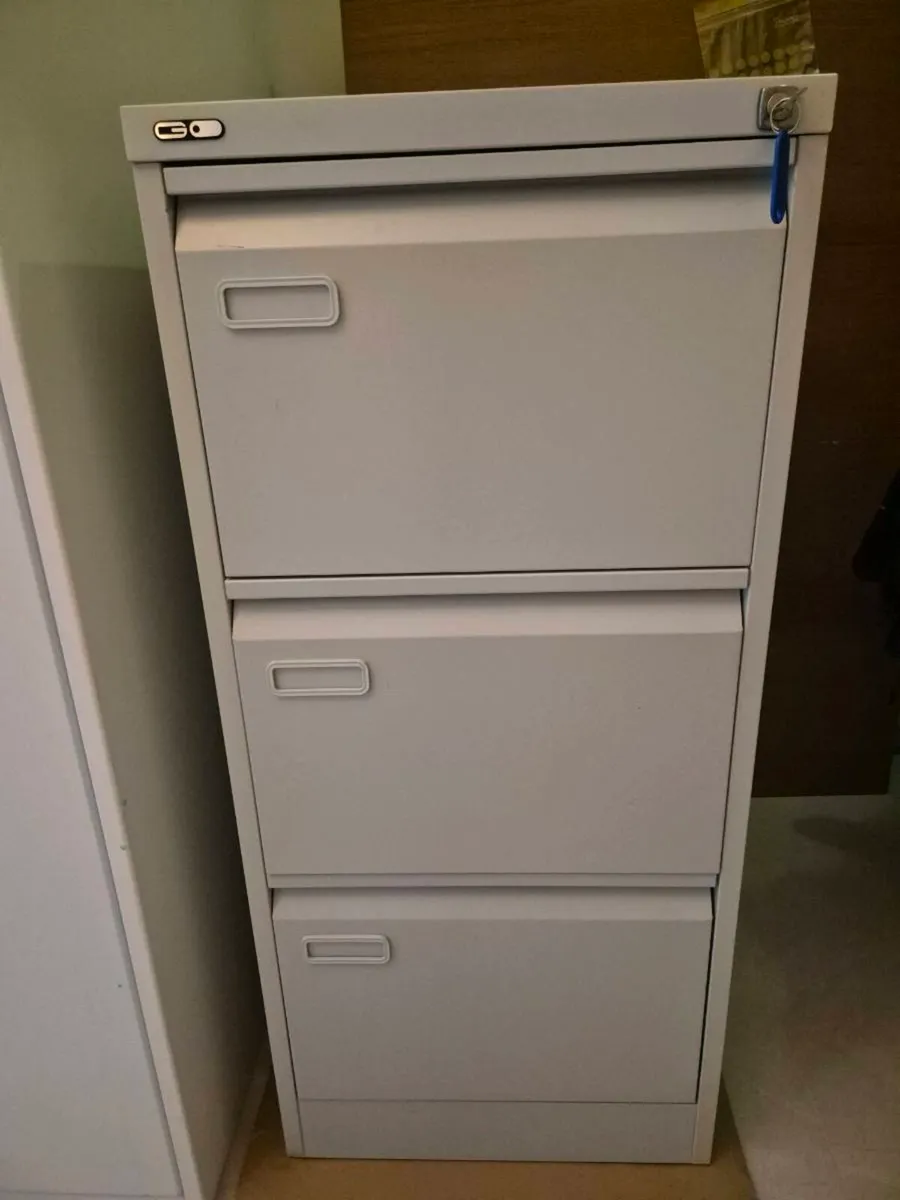 Go Office 3 drawer filing cabinet - Image 1