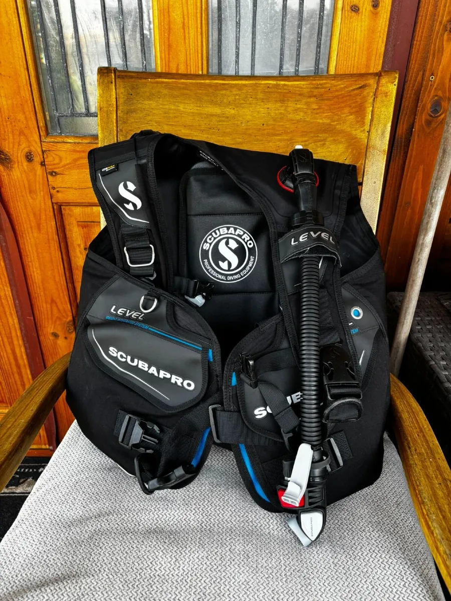 SCUBAPRO Level BCD – Excellent Condition(XL) - Image 1