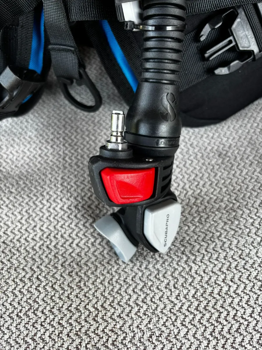 SCUBAPRO Level BCD – Excellent Condition(XL) - Image 2