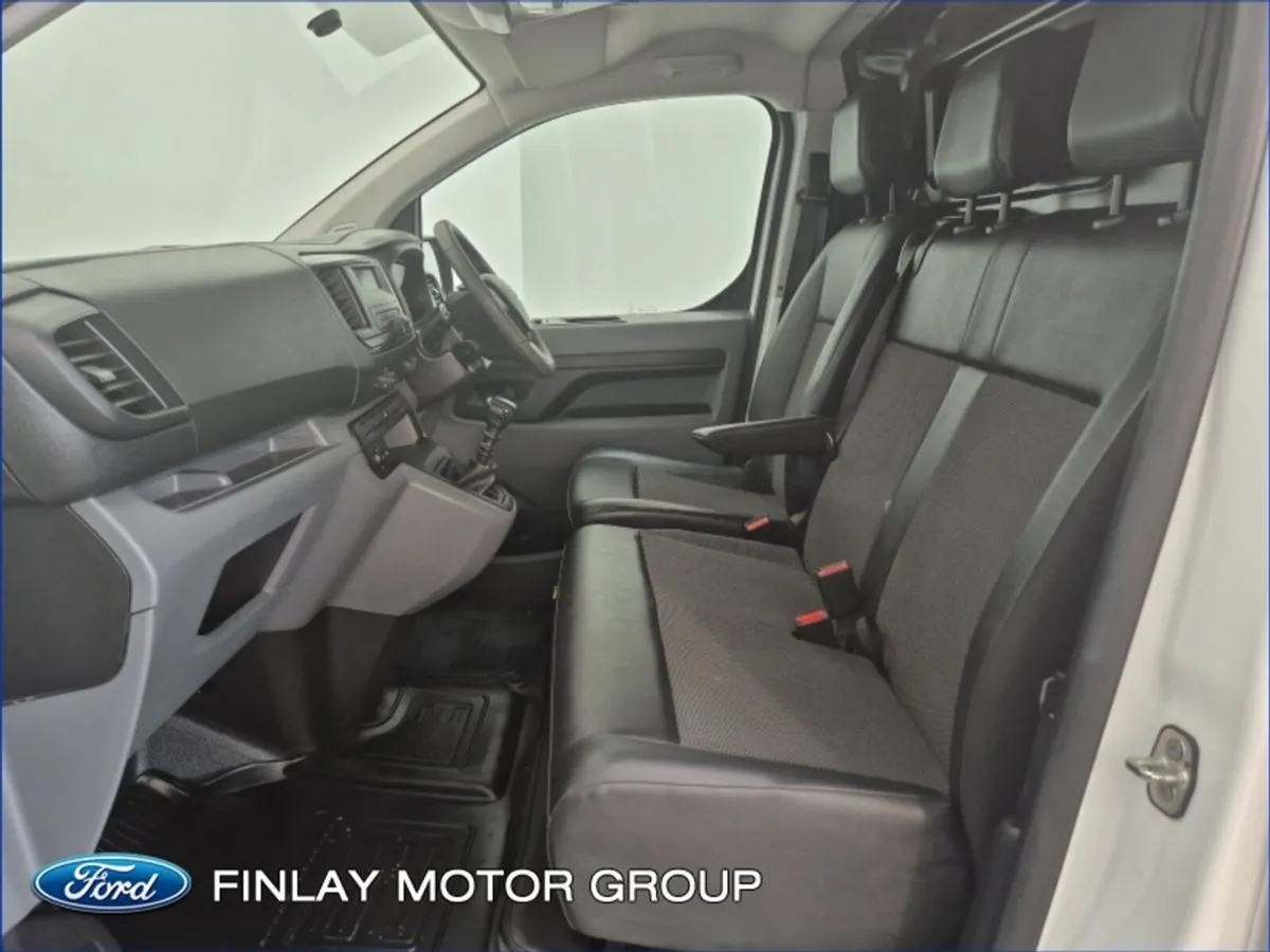 Toyota Proace 1.5 (100HP) GL MWB 4DR Ply Lining - Image 4
