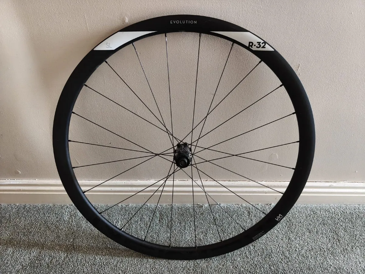 Newmen Evolution R.32 Front Wheel - Image 1