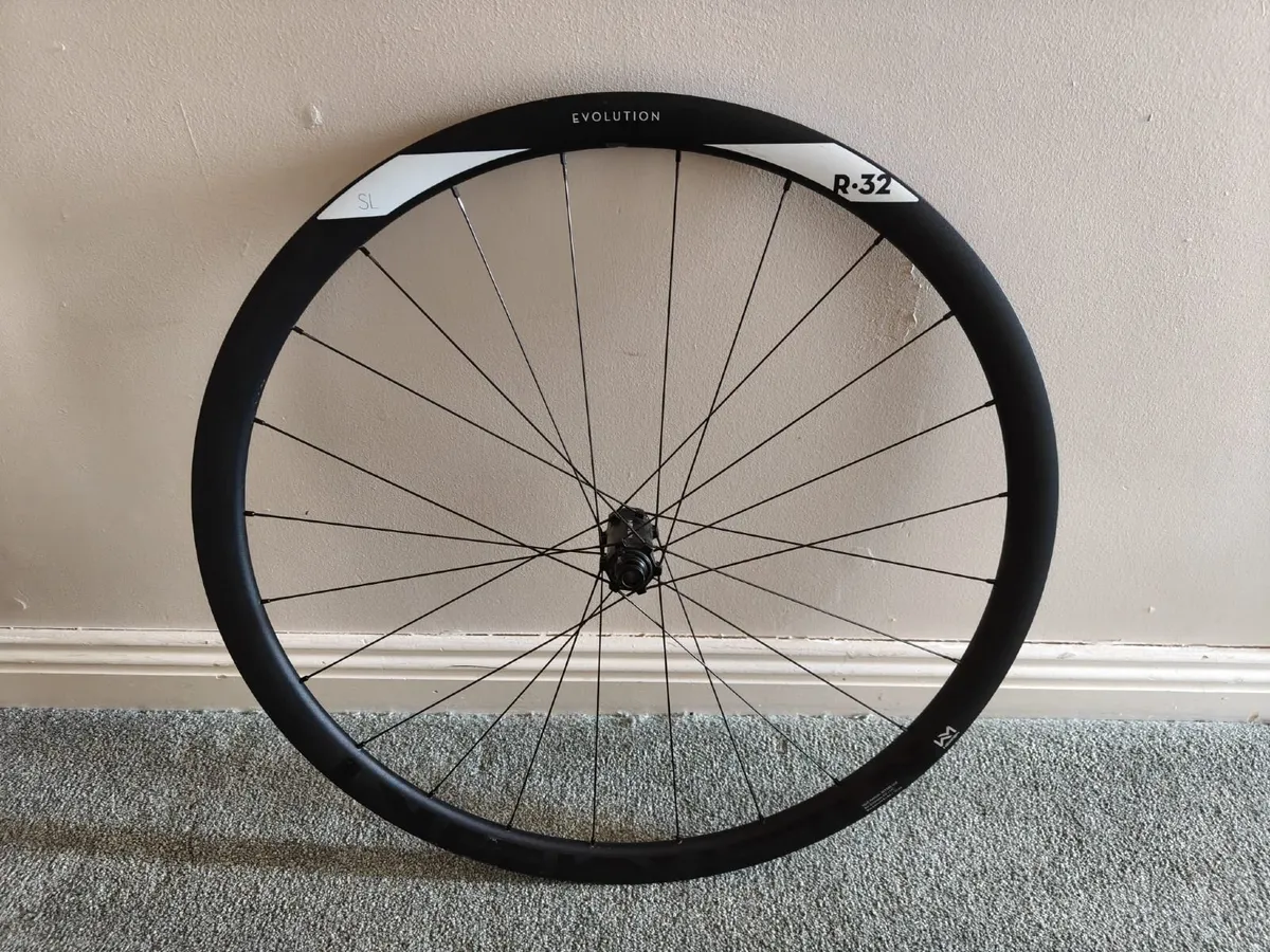 Newmen Evolution R.32 Front Wheel - Image 2