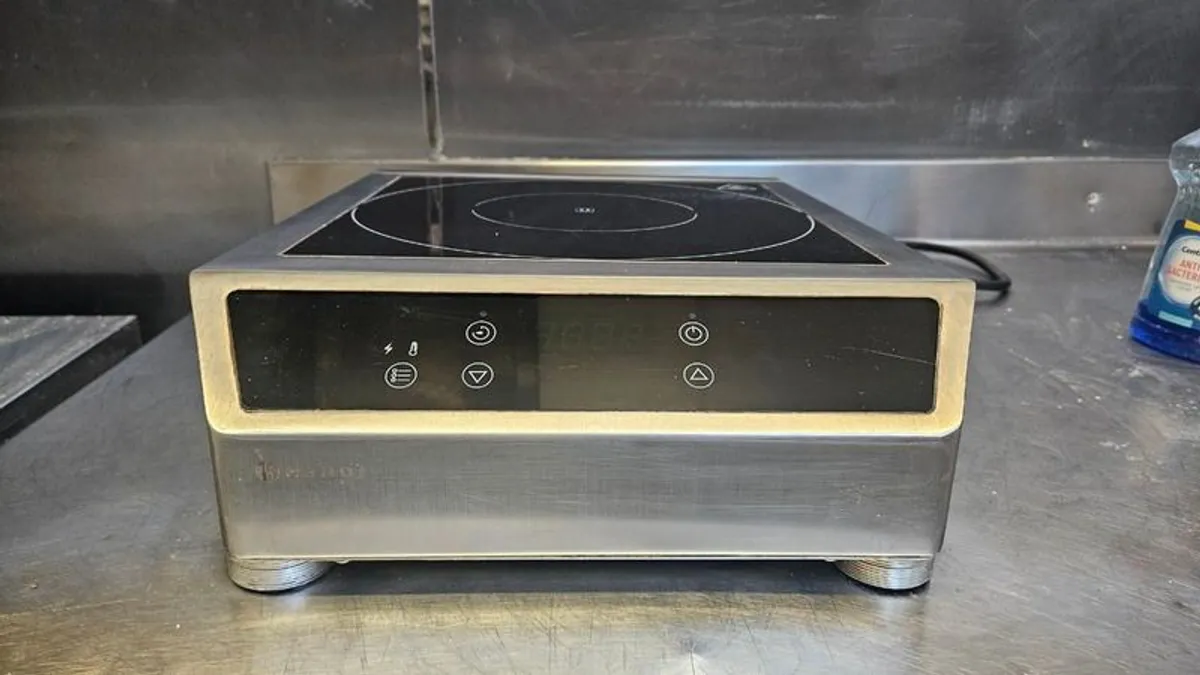 HENDI Commercial Induction Cooker 3500D - Image 3