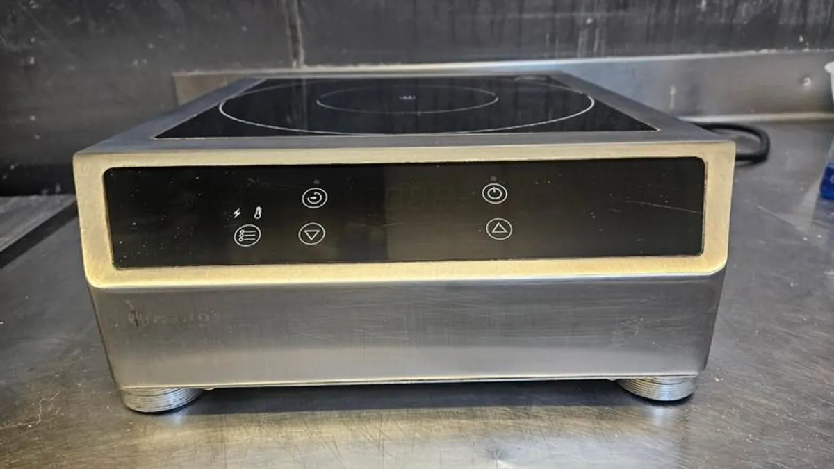 HENDI Commercial Induction Cooker 3500D - Image 1