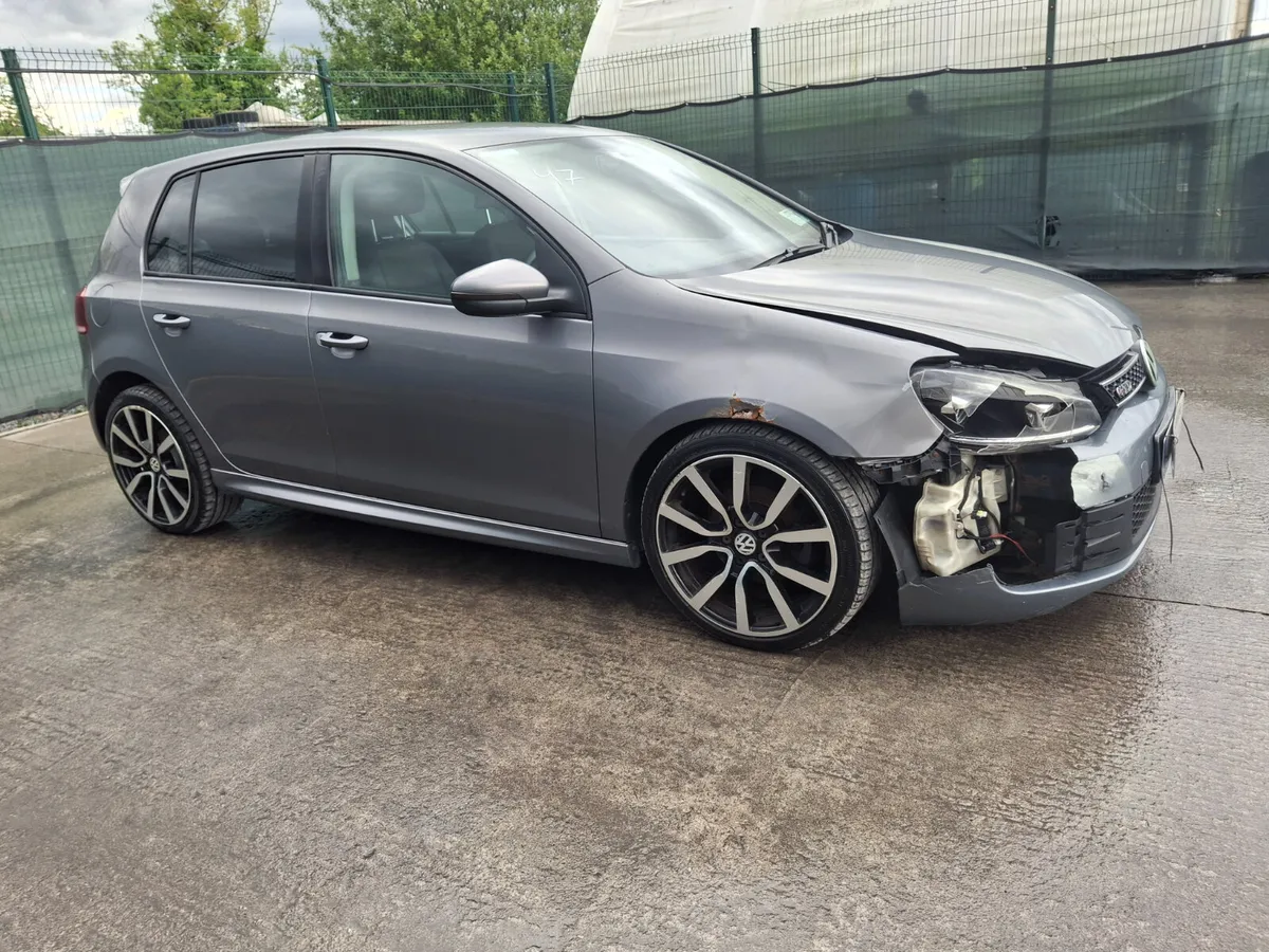 2011 Volkswagen Golf  Bluemotion  1.6 Tdi - Image 2