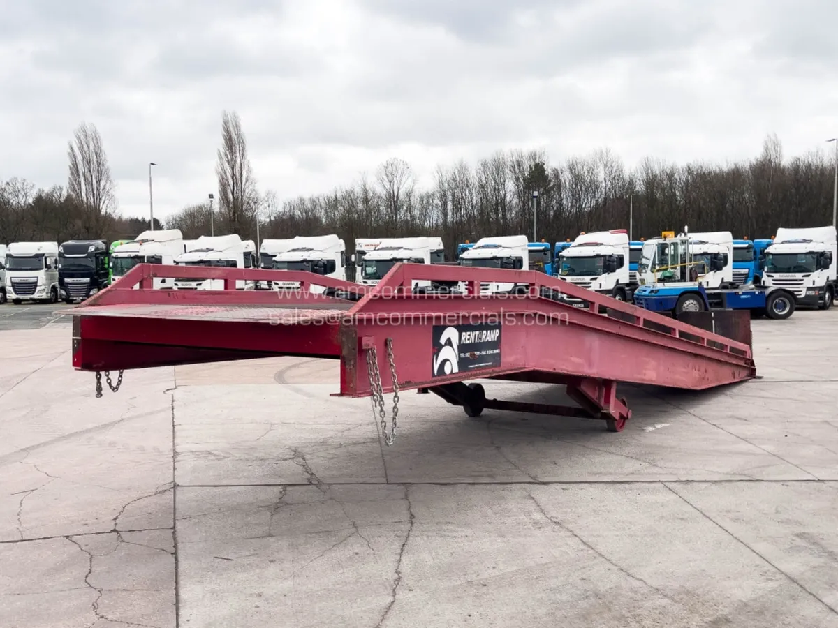 2003 THORS WORLD 10T FOLDING MOBILE YARD RAMP - Image 3