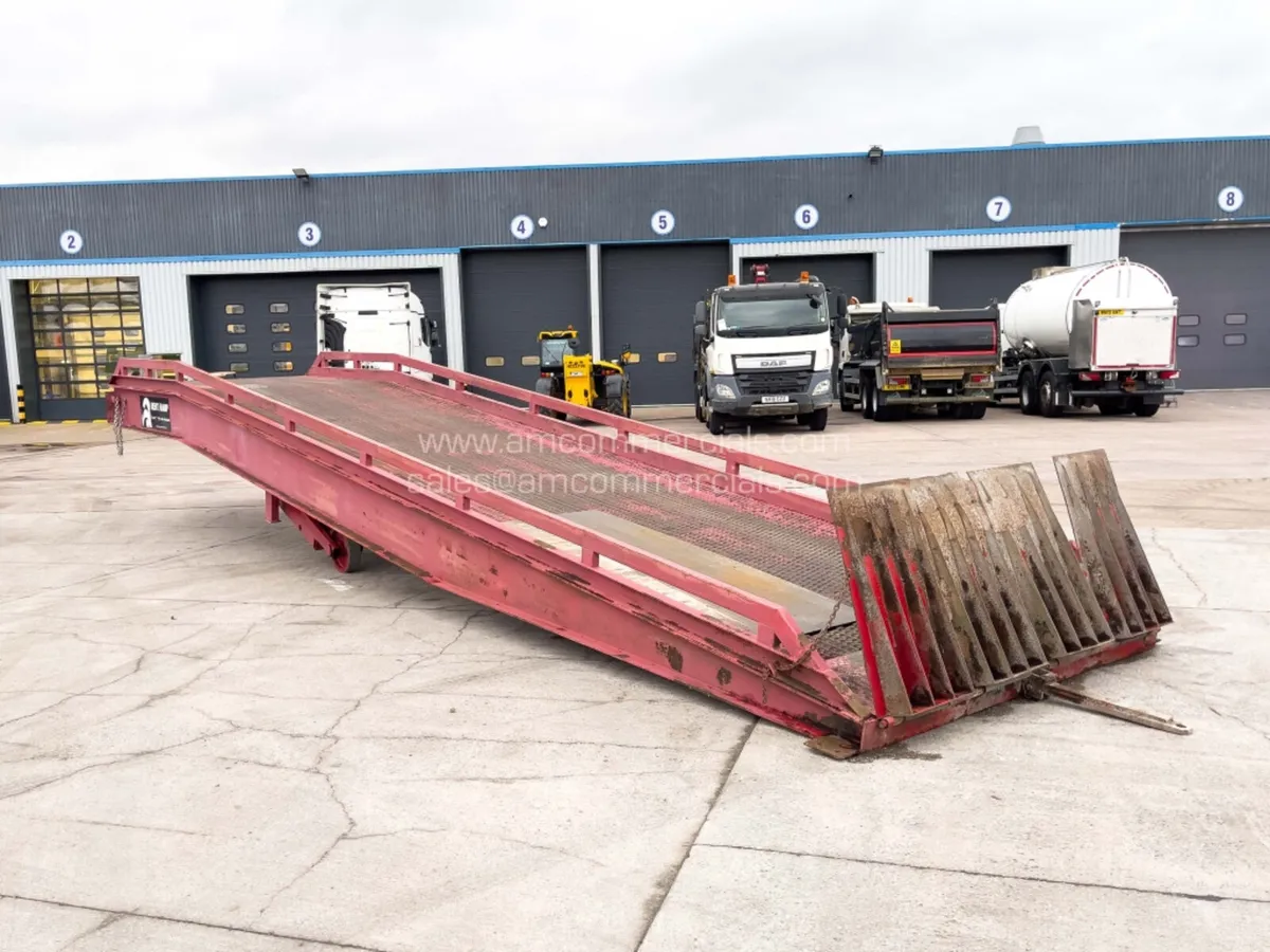 2003 THORS WORLD 10T FOLDING MOBILE YARD RAMP - Image 4
