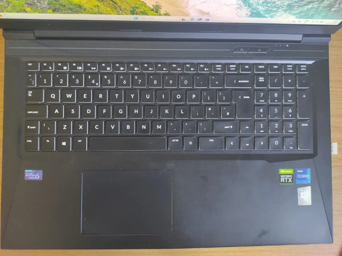 Laptop - Image 4