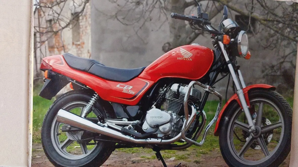 Honda CB250 1997 - Image 2